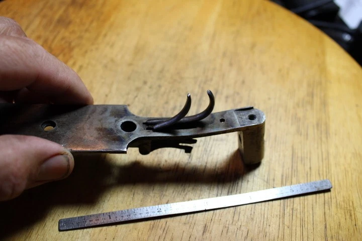 Stevens 325, 16 ga, piezas usadas, protector de gatillo con gatillos 8-29 Foto 4 de 4