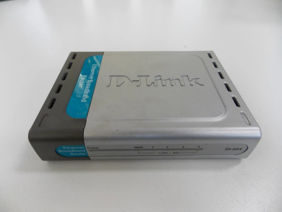 used D-Link DI 604 10/100 Ethernet Broadband Router 4 Ports A/C POWER ADAPTER - Image 3 of 4