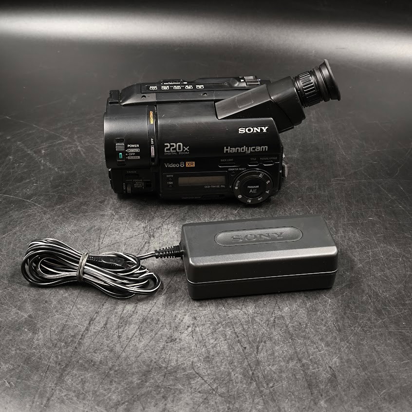 Sony CCD-TR415 E 220x Digital Zoom 18x Video Camera Camcorder Used