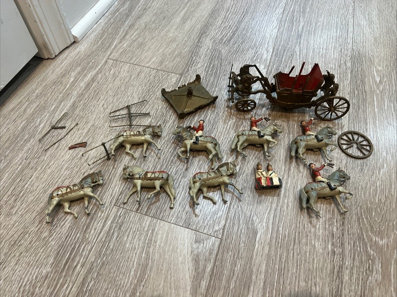 VTG 1950’s Royal Coronation Coach Miniature Cast Iron Toys Crescent. England