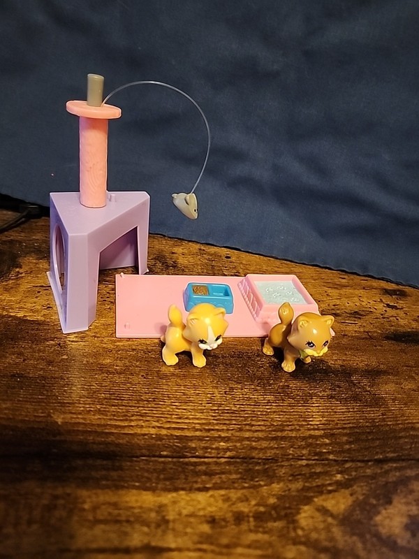 Vintage Littlest Pet Shop 2 Cats And Accessories 