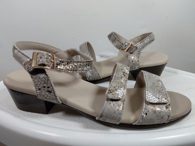 SAS Women Open Toe Double Strap Buckle/Hook Loop Closure Stack Heel Sandals 11W