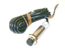 NEW ALLEN BRADLEY PROXIMITY SWITCH MODEL 871C-P8B18