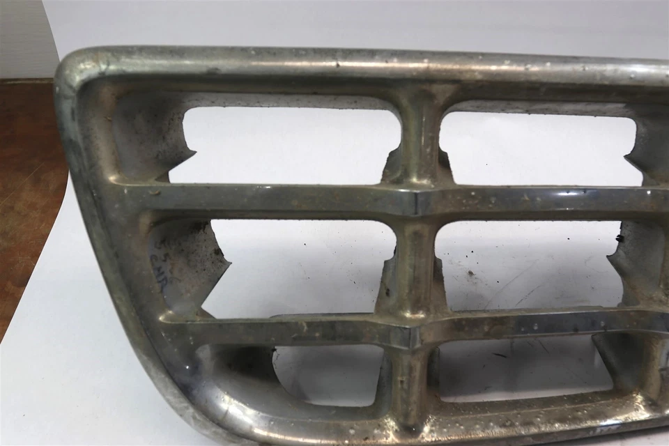 Chrysler 300 1955-1956 mano derecha (pasajero) parrilla original usada # 1541501 Foto 2 de 4