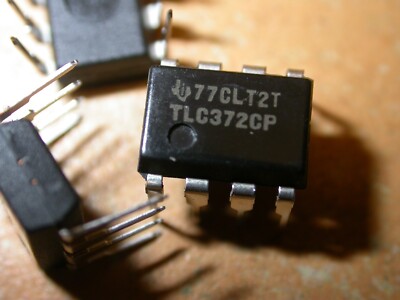 TLC372CP  Komparator 2-fach 200ns DIP8 TI Ersatzteil L#008