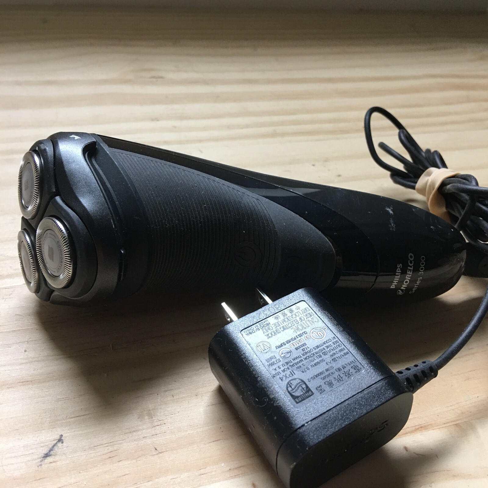 Philips Norelco Series 3000 / S3310 Cordless Electric Shaver Trimmer w/ Charger