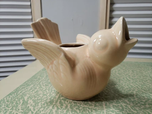 Vintage Peach SHAWNEE Flying Bird Vase Planter Creamer Pitcher Chirping Singing