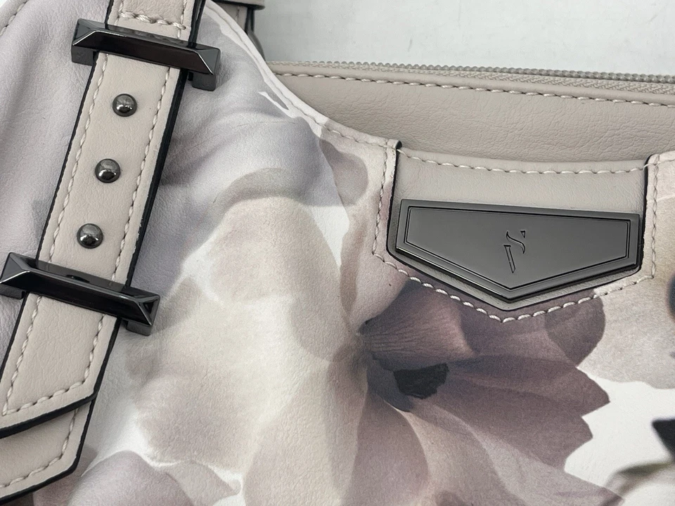 Simply Vera Wang Over Shoulder Hand Bag Tote Purse Light Purple Floral Mid Size - Image 4 of 4