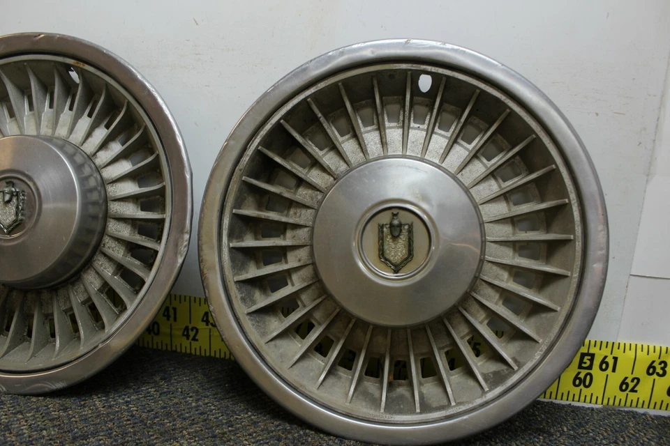 Juego de 3 tapacubos de 14" cubiertas de rueda OEM 468610 1978-80 Chevrolet Monte Carlo (2599 Foto 4 de 4