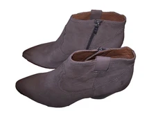 FRYE WOMAN'S GREY SUEDE BOOT SHOES SZ 9 NEW