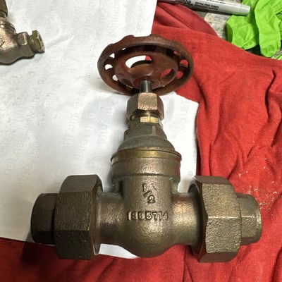 MILWAUKEE VALVE CO--BRONZE WHEEL OPERATED GATE VALVE 1/2 /3/4 adapter