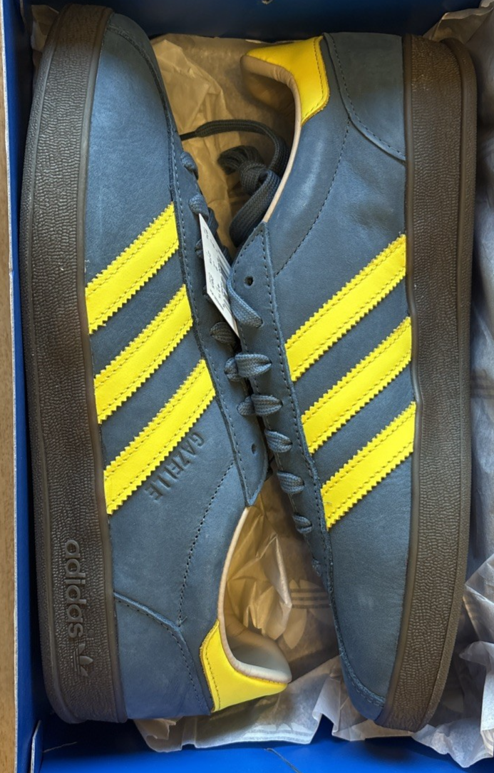 Size 9.5 - adidas Gazelle Indoor Pro Supplier Color Shock  display picture 3