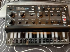 Behringer UB-Xa mini Analog Synthesizer