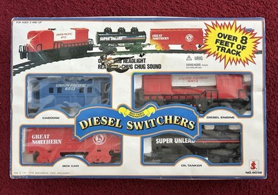 1989 Scientific Toys Diesel Switchers Battery Operated 12pc Train Set NOB