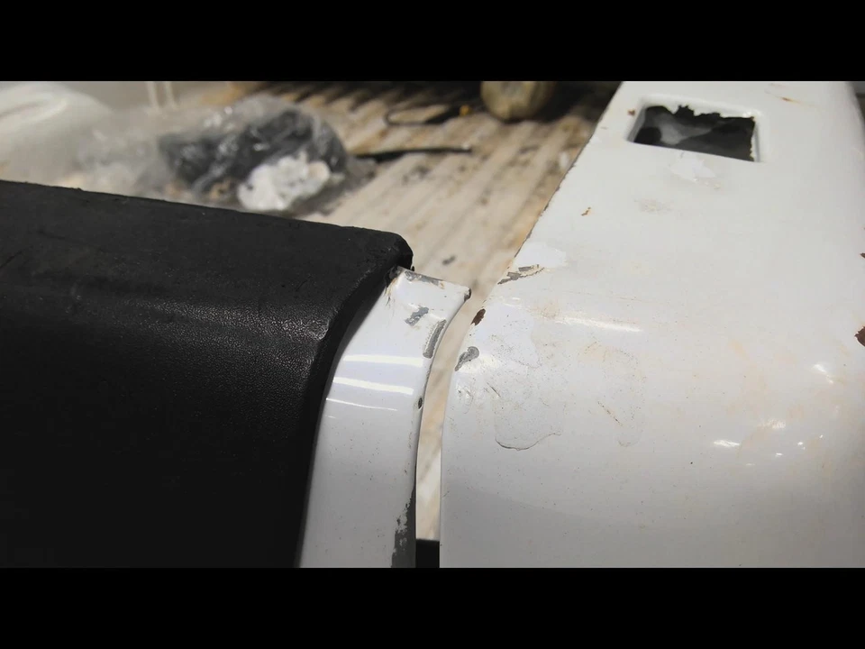 Used Tailgate fits: 2008 Chevrolet Silverado 2500 pickup w/o locking tailgate Gr - Image 3 of 4