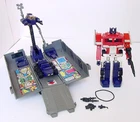 1984 HASBRO TRANSFORMERS AUTOBOT COMMANDER OPTIMUS PRIME w ALL WEAPONS EXCELLENT