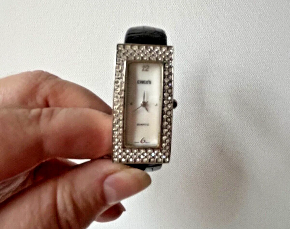 Reloj de Cuarzo Chico's Plata Rectángulo Cuero Negro Necesita Batería Foto 3 de 4