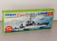 Vintage 1/700 SKYWAVE Z CLASS GERMAN NAVY DESTROYER Z37-39 BOMBER HE111 WWII  