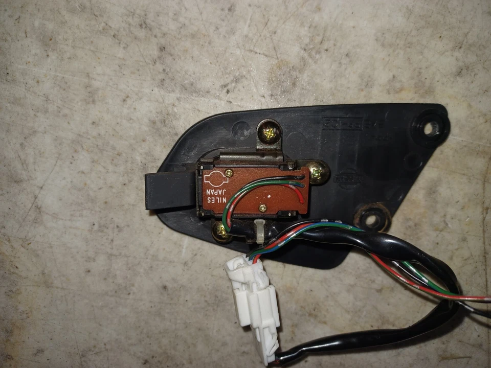 Interruptor de madera negro asiento delantero izquierdo conductor Infiniti Q45 94-96 Foto 4 de 4