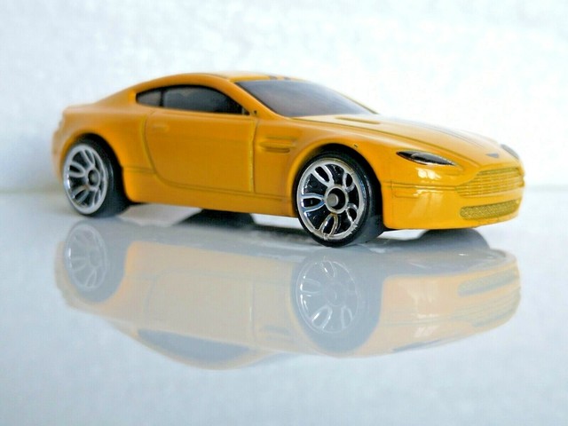 Hot wheels aston martin