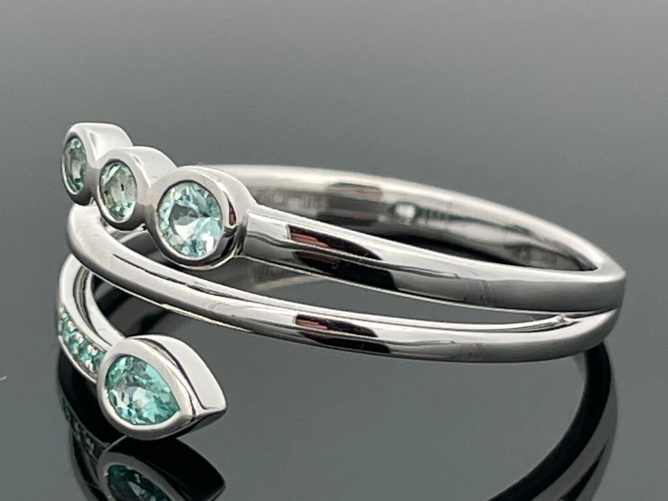 RING GR. 17 (CA.53) AUS 585/- WG MIT PARAIBA-TURMALIN FACETTENREICH SCHMUCKJAGD - Bild 3 von 3