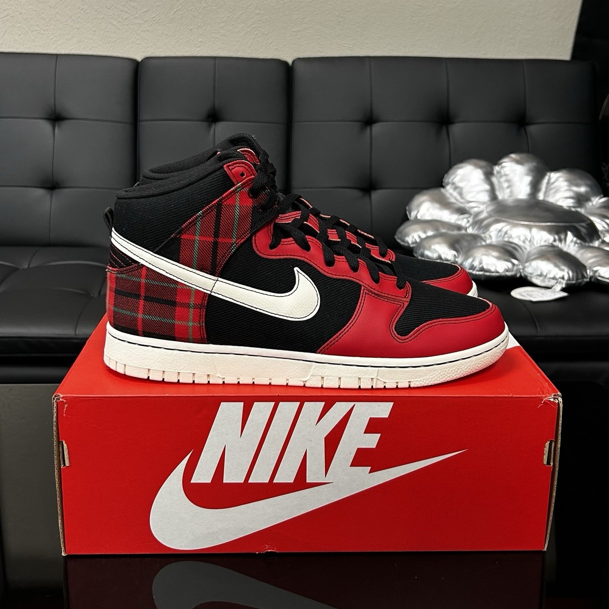 NIKEナイキダンクHI レトロ SE DV0826-001 赤黒　新品　赤／黒 NIKEナイキダンクHI レトロ SE DV0826-001 赤黒 新品 赤／黒