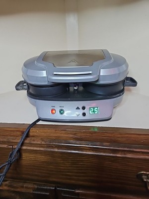 Hamilton Beach Dual Breakfast Sandwich Maker with Timer Silver.