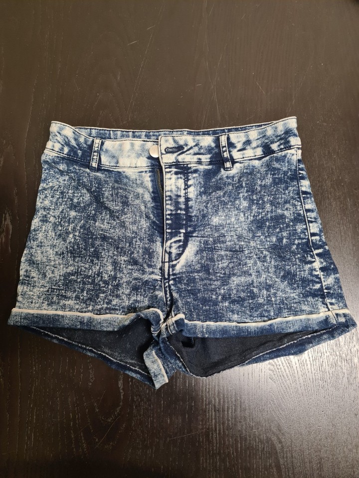 Divided (H&M) Denim Acid Wash Jean Shorts 8