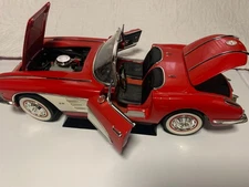 Solido 1958 Chevrolet Corvette Red White #1201 1/12 Scale Diecast Model used