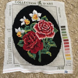 Vintage Finished Needlepoint Oval Tapestry Canvas Red Roses Collection D Art EU