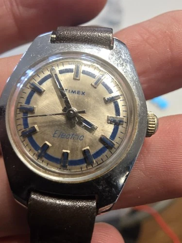 Vintage 1975 Timex 8035006975 Electric Women’s Ladies’ Watch Collectible