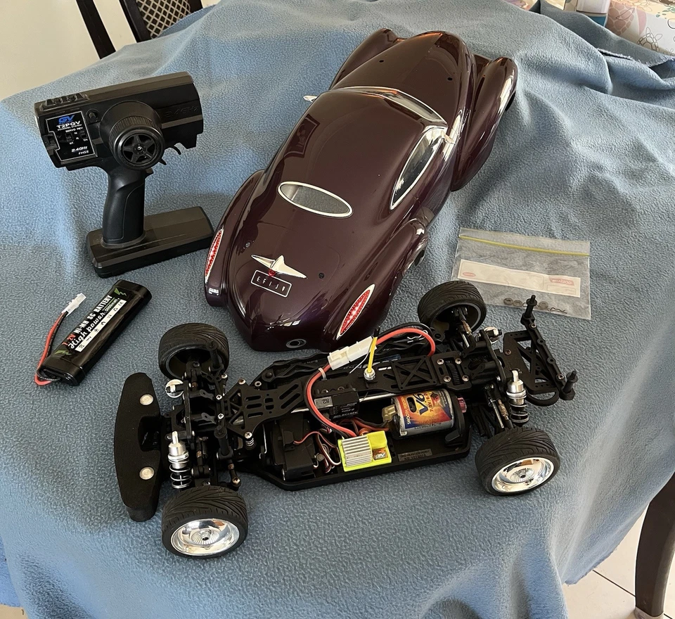 1/10th scale Holden efijy remote control car - Image 2 of 4