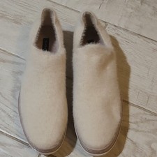 Natori Women s Beige Faux Fur Slip-On Slippers Round Toe Size 8.5 M