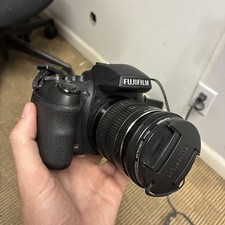 Fujifilm Finepix HS35 EXR 24-720mm 16 MP LCD Camera w battery in box .