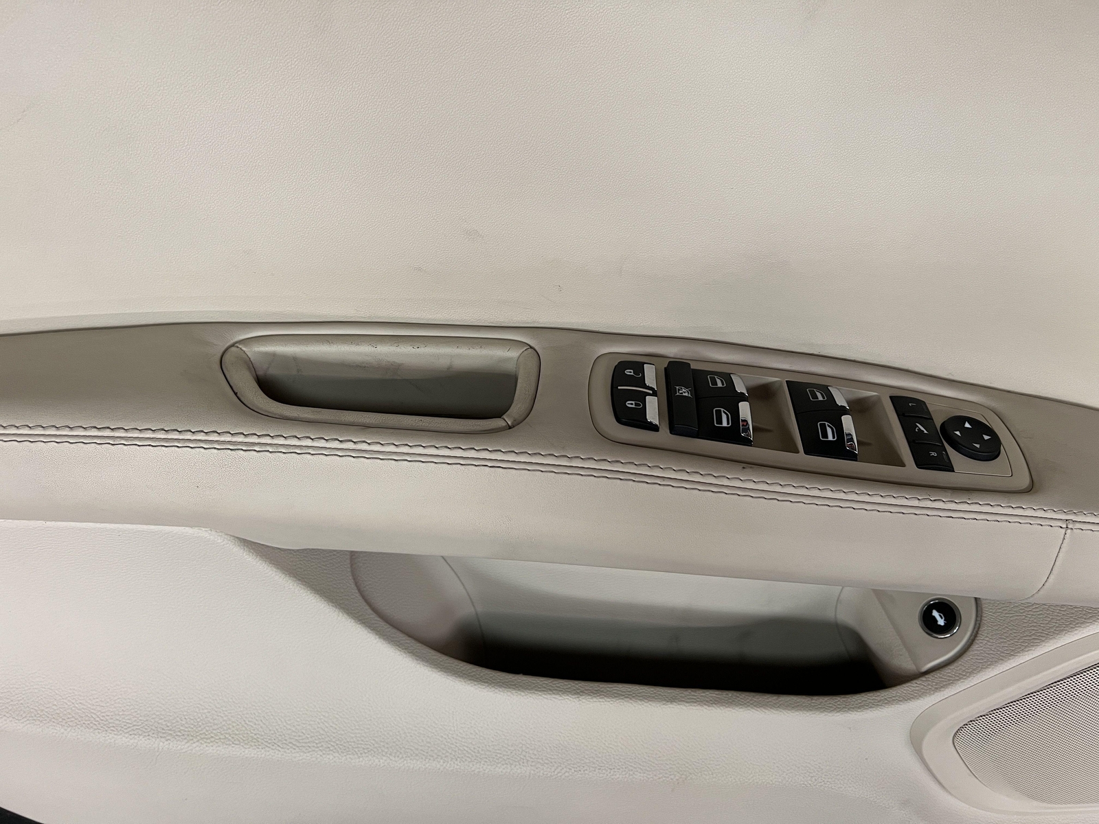 14-17 MASERATI GHIBLI FRONT DRIVER INTERIOR DOOR TRIM PANEL TAN / BLACK WOOD