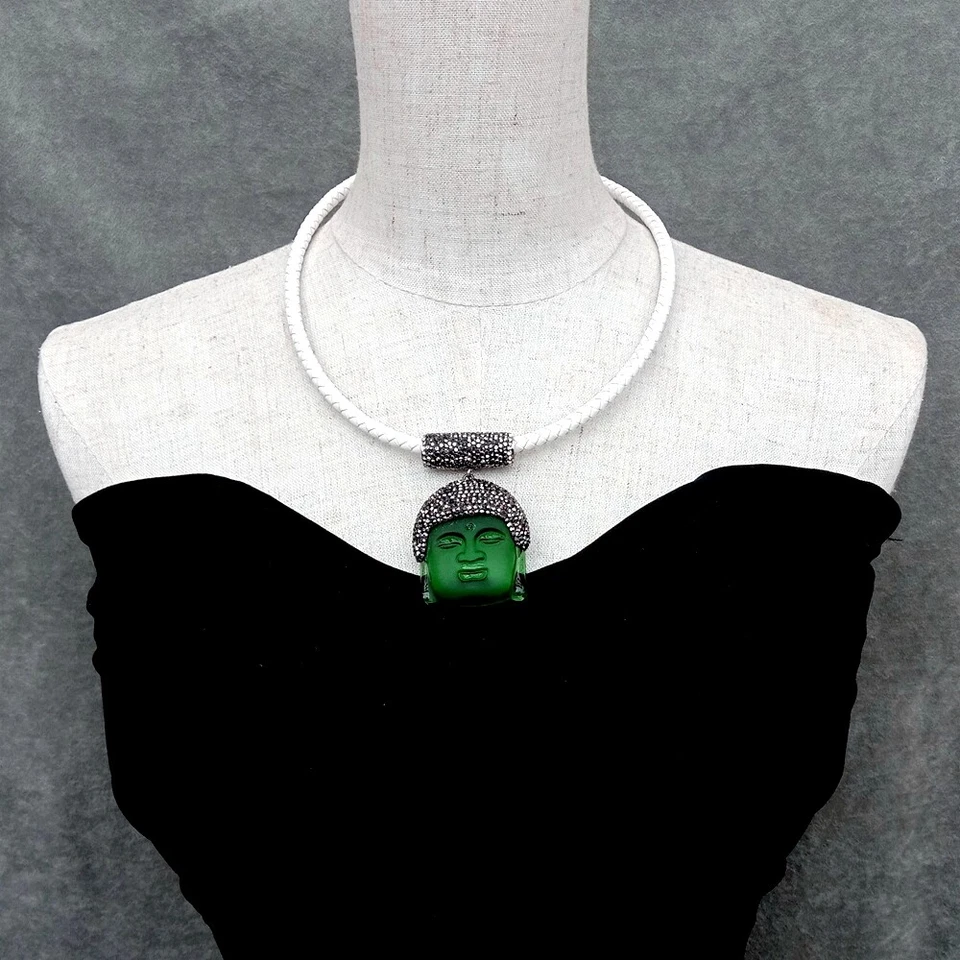 Collar Gargantilla Colgante Cabeza de Buda Tallada Cuarzo Verde 19" Cuero Blanco Foto 3 de 4