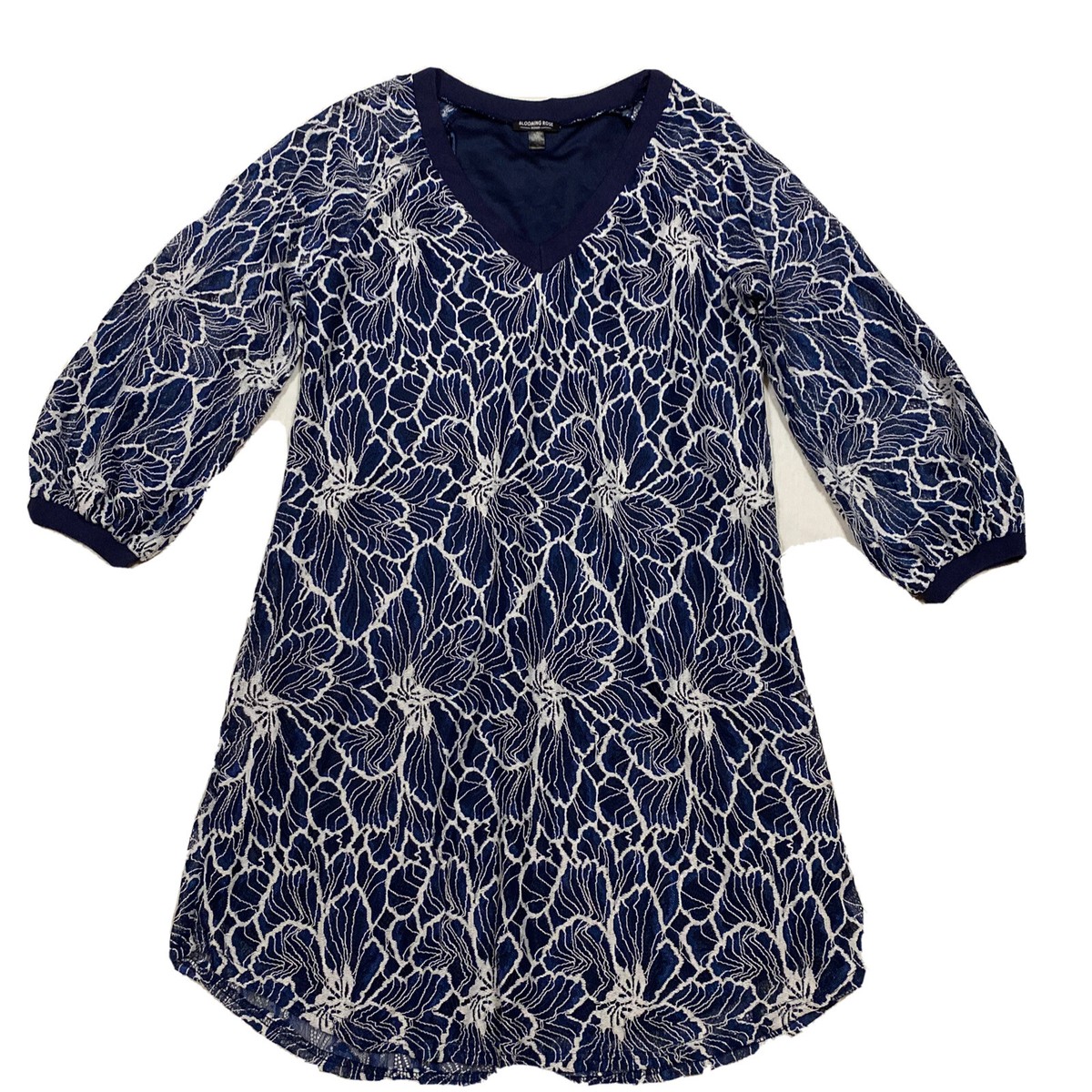 bloomingdales blue lace dress Bloomingdale’s Navy Blue & Ivory Lace Dress Size 1X