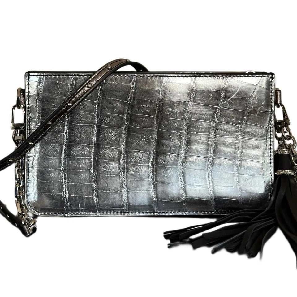 Bolso sin asas de noche Judith Leiber de plata de ley 925 con relieve de cocodrilo Minaudiere Foto 2 de 4