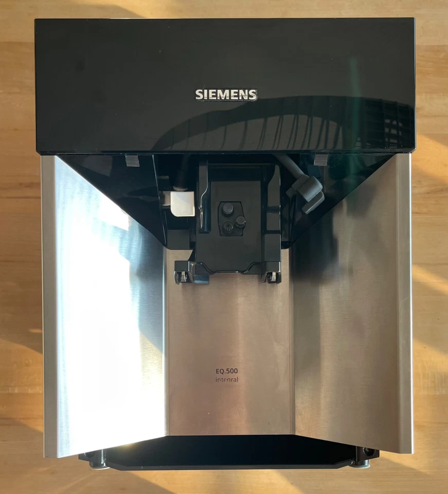  Gehäuse für Siemens EQ 500 integral classic defekt als Ersatzteil für Bastler