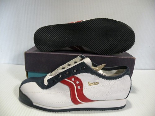 white leather saucony