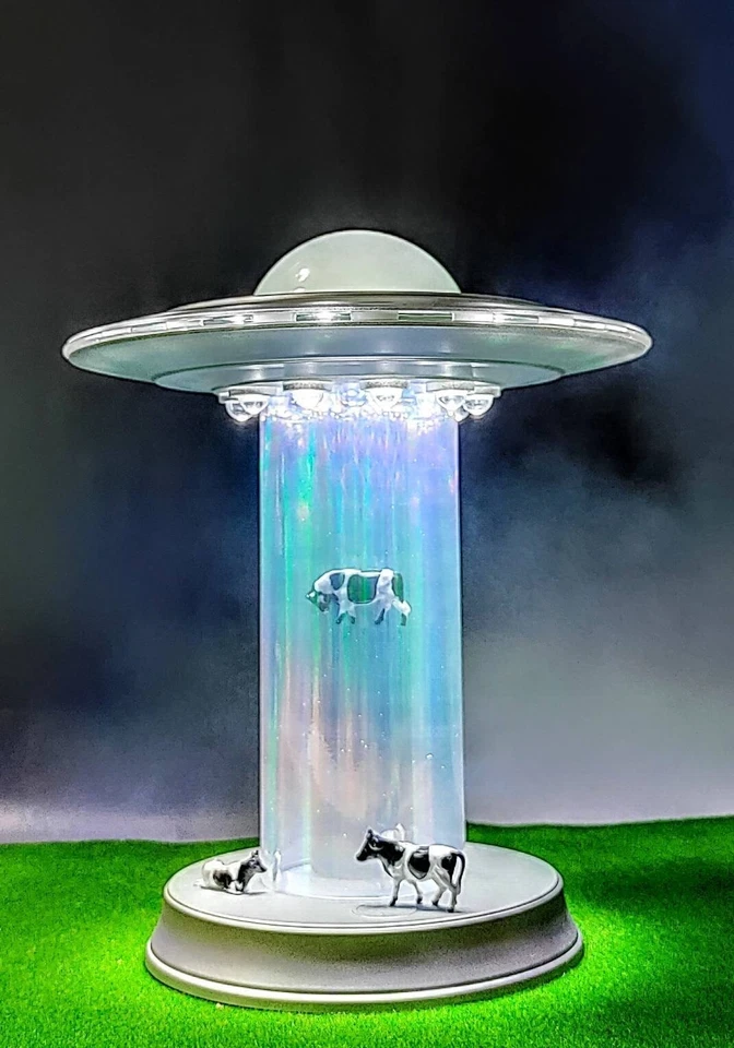 Modelo OVNI Secuestro de Ganado.-Lámpara de Mesa LED Sensor Táctil Nave Espacial Amante del Espacio Foto 3 de 4