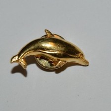 Vintage Golden Metal DOLPHIN Nautical Beach Marine Fish Ocean Lapel Pin