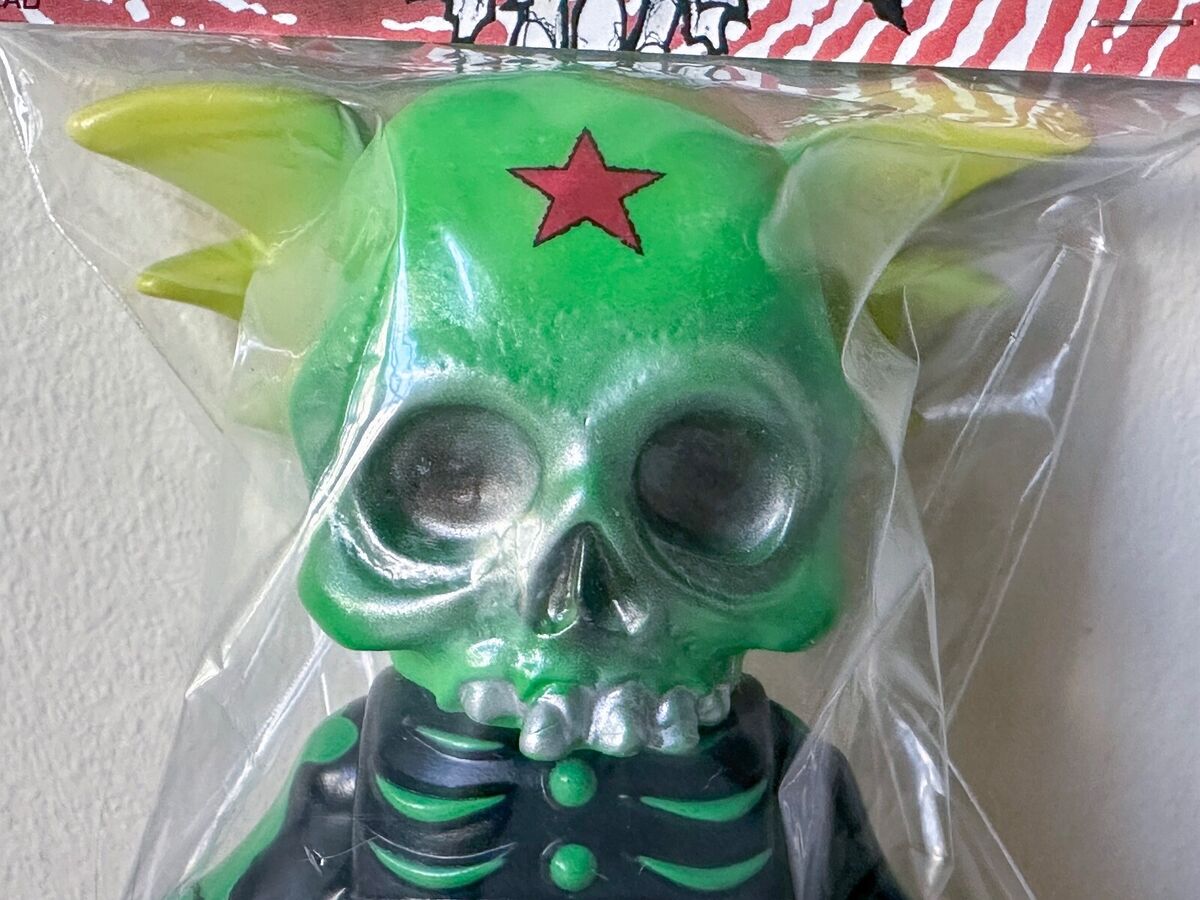 Secret Base Pushead Skull Wing Astro Zombies Red Star Green Secret Base Pushead Skull Wing Astro Zombies Red Star Green