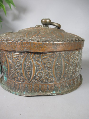 antique copper Indian Pandan Betel Nut Chapati Box Lockable and contents full - Picture 10 of 21