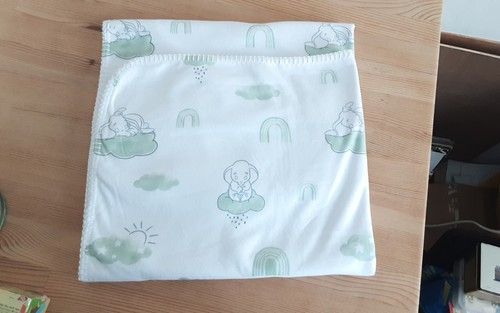Disney Baby Blanket White Dumbo Soft Cosy Fleece Cot Pram Comforter NWOT - Picture 2 of 4