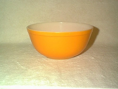 NICE VINTAGE PYREX 2 1/2 QT ORANGE MIXING BOWL # 403 MINT CONDITION