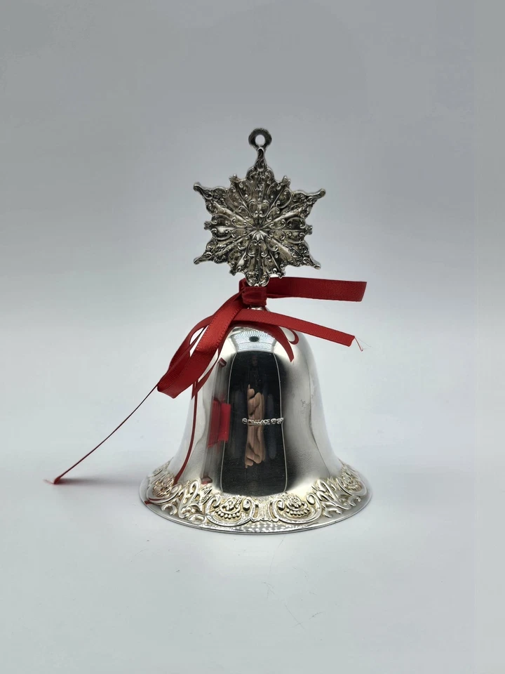 Ornamento de sino barroco Wallace Silversmith banhado a prata Natal 1998 floco de neve - Imagem 3 de 4