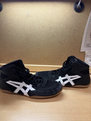 ASICS wrestling shoes. ASICS Black Matflex wrestling shoes. Men s Size 11.