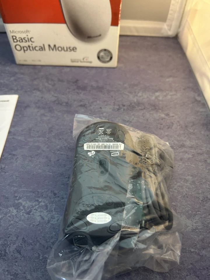 Microsoft Basic Optical Mouse PS/2 USB - Image 2 of 3