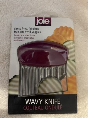 Versatile Crinkle Cut Knife - Dishwasher Safe Wavy Cutter for Veggies & Fruits
